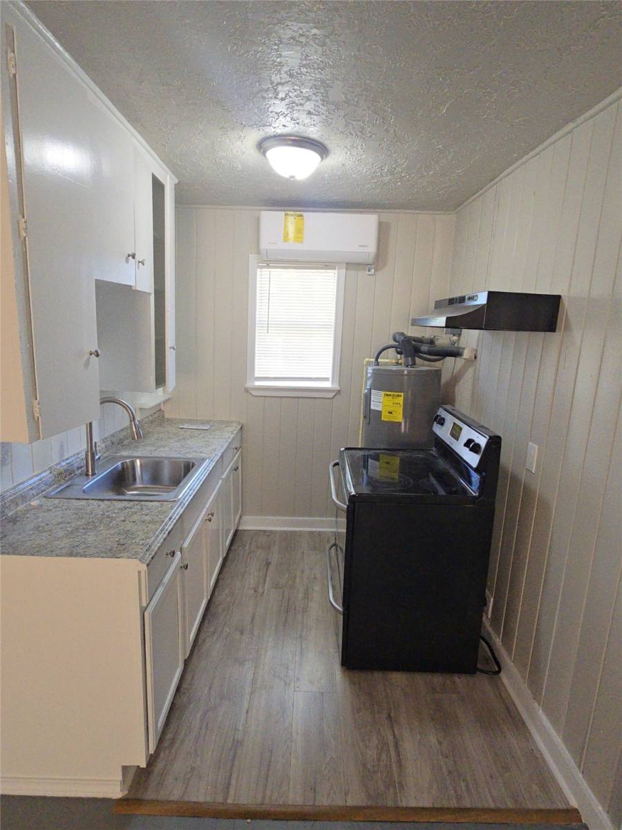Apartment for rent at 3335 Tuam St #3, Houston, TX 77004