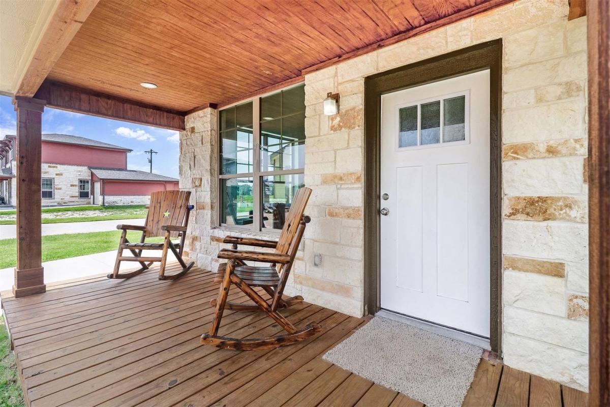 Townhouse for rent at 206 Perch Dr, Quinlan, TX 75474