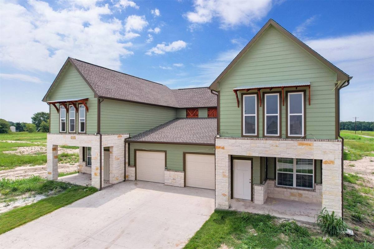 Townhouse for rent at 206 Perch Dr, Quinlan, TX 75474
