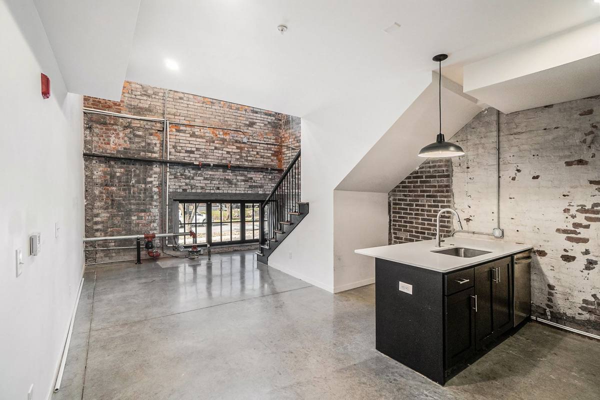 Apartment for rent at 2645 Madison Ave, Kansas City, MO 64108