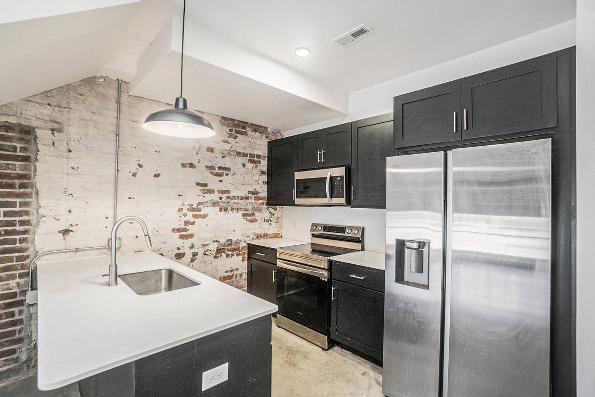 Apartment for rent at 2645 Madison Ave, Kansas City, MO 64108