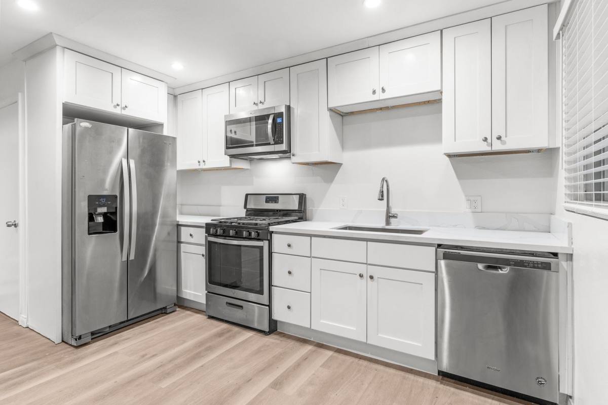 Apartment for rent at 3032 E 7th St, Long Beach, CA 90804