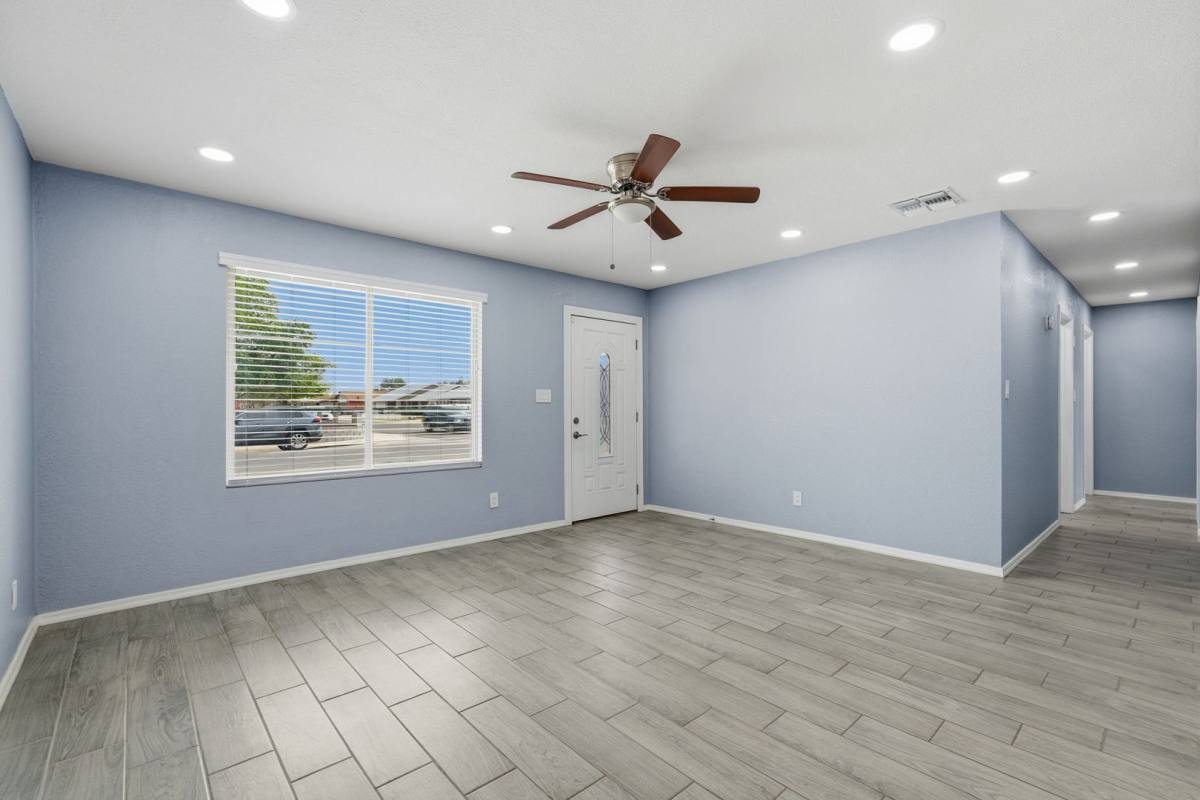 House for rent at 2934 N 79th Lane, Phoenix, AZ 85033