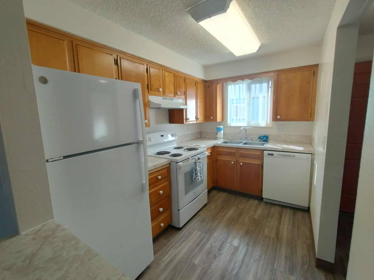 Townhouse for rent at 1355 NW 2nd St, McMinnville, OR 97128