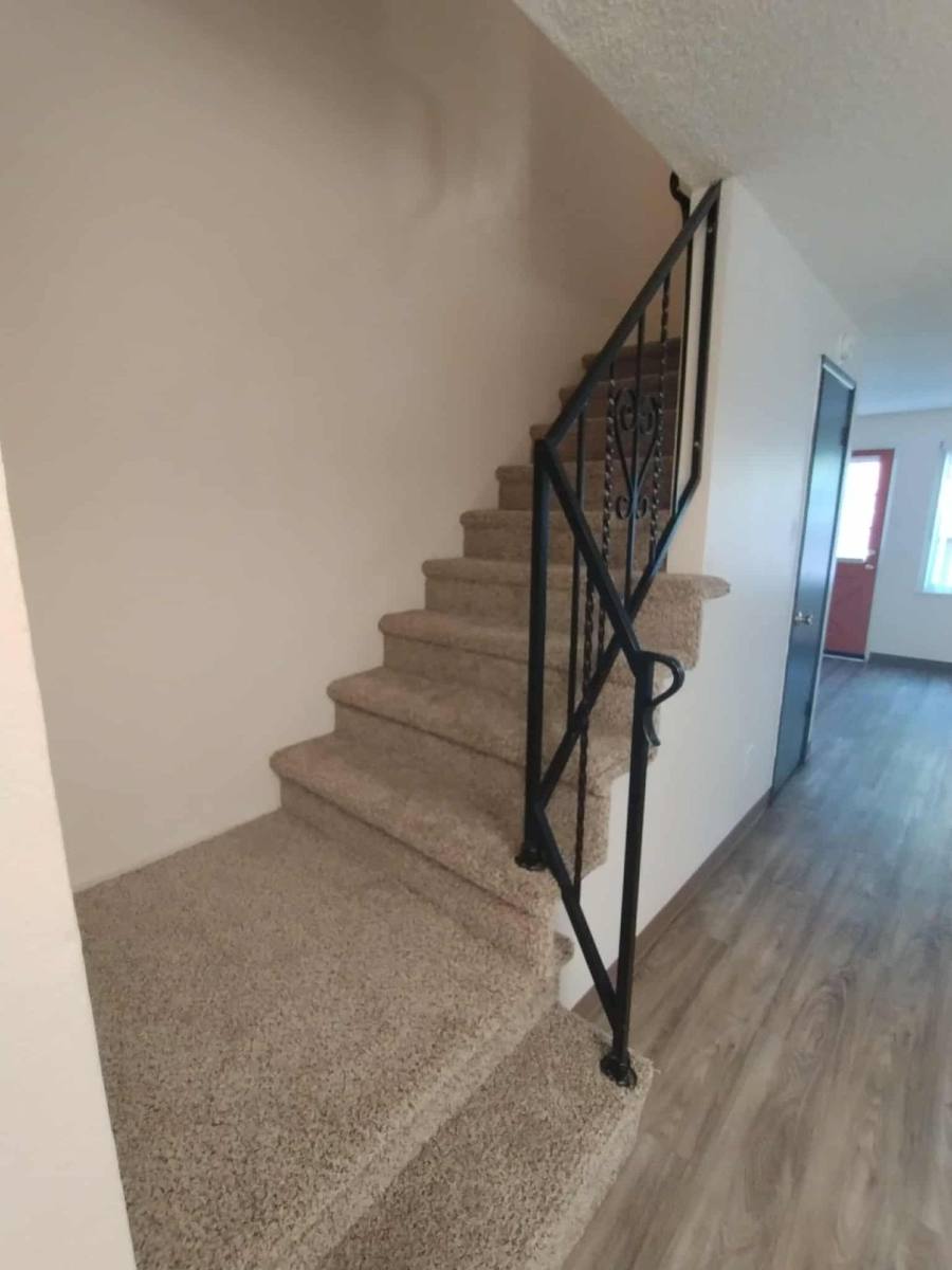 Townhouse for rent at 1355 NW 2nd St, McMinnville, OR 97128