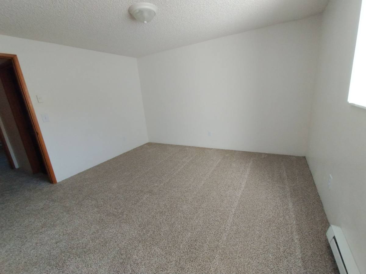 Townhouse for rent at 1355 NW 2nd St, McMinnville, OR 97128