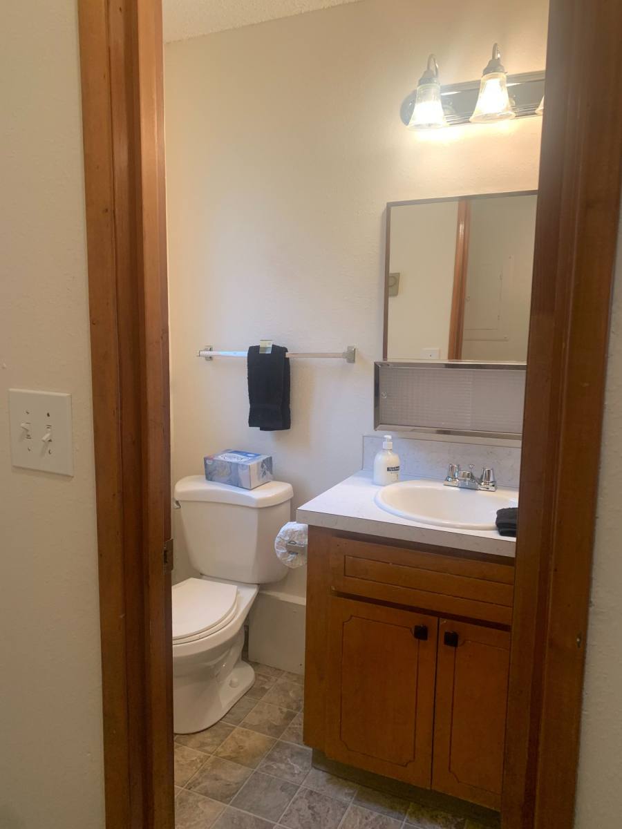 Townhouse for rent at 1355 NW 2nd St, McMinnville, OR 97128