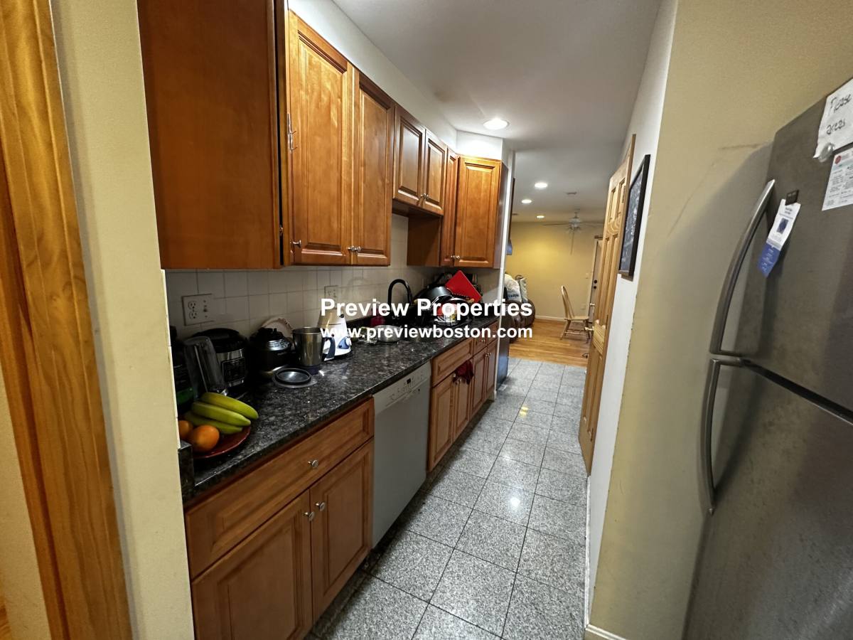 Apartment for rent at 10 Moreland #2P, Boston, MA 02118