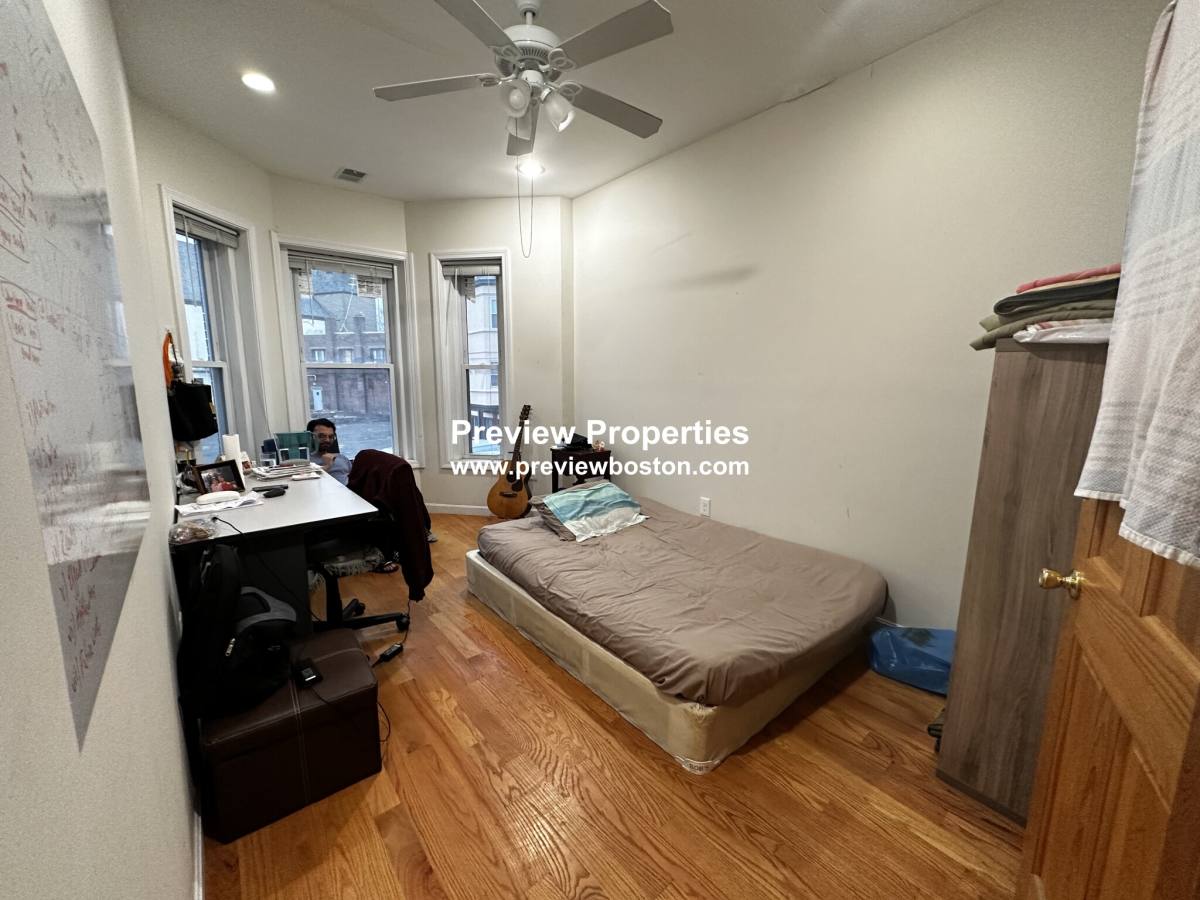 Apartment for rent at 10 Moreland #2P, Boston, MA 02118