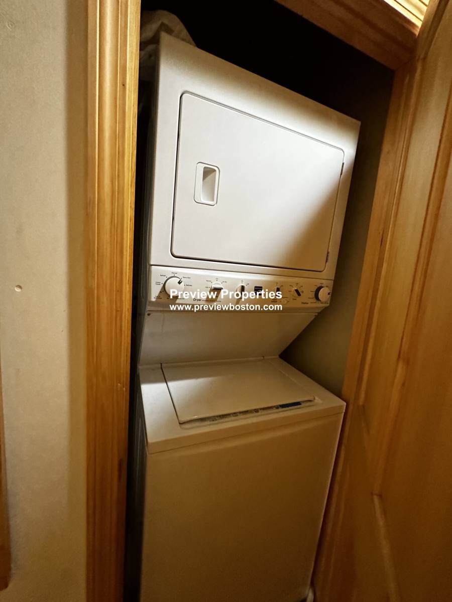 Apartment for rent at 10 Moreland #2P, Boston, MA 02118