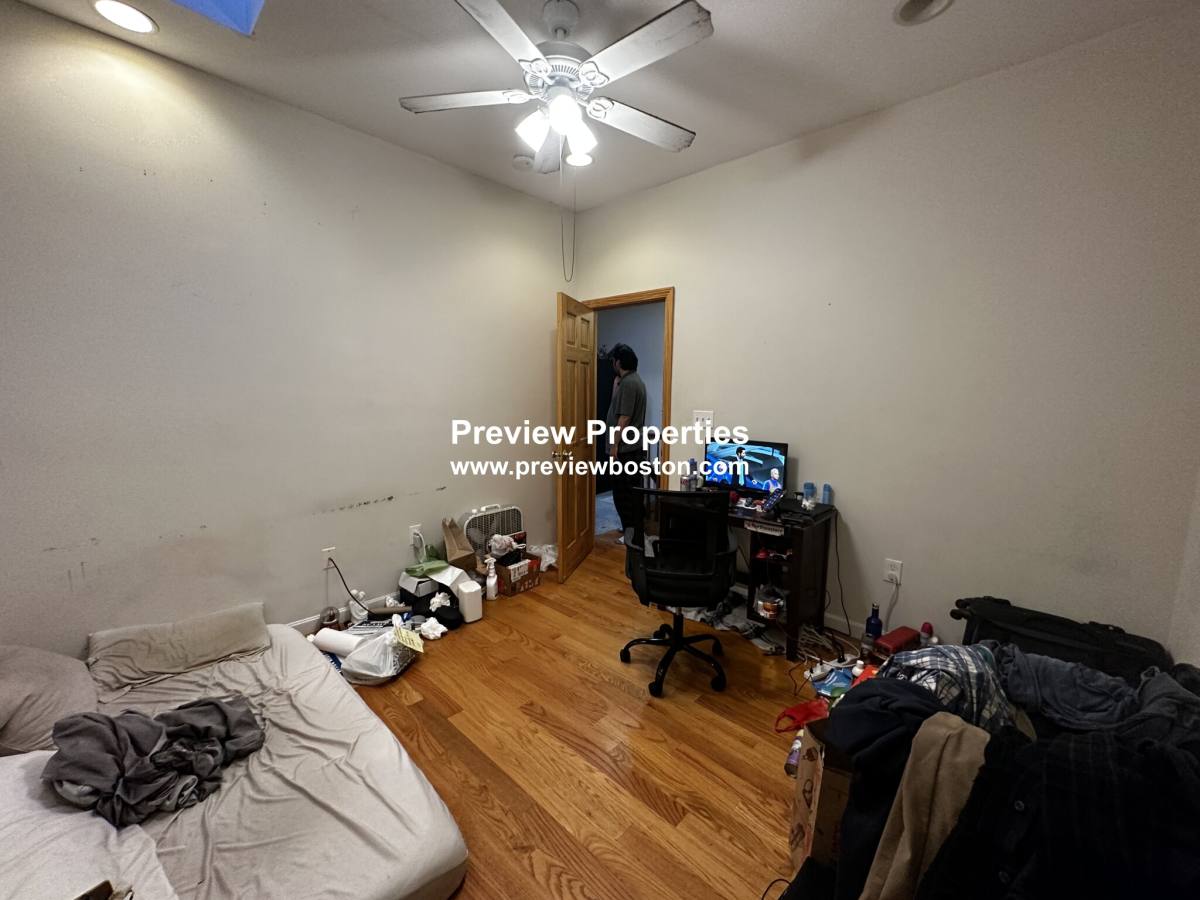 Apartment for rent at 10 Moreland #2P, Boston, MA 02118