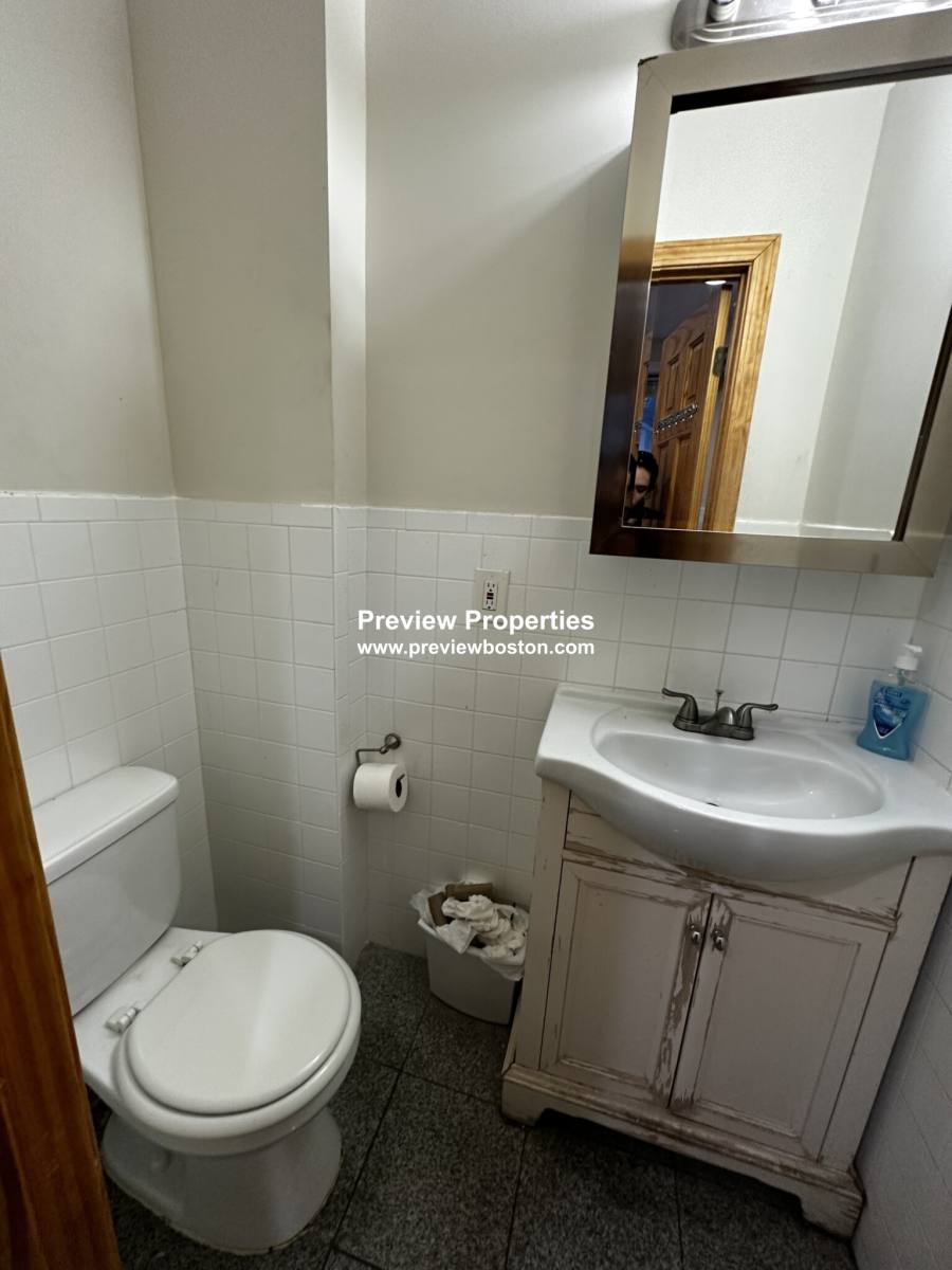 Apartment for rent at 10 Moreland #2P, Boston, MA 02118