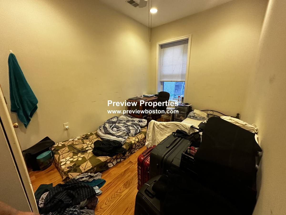 Apartment for rent at 10 Moreland #2P, Boston, MA 02118