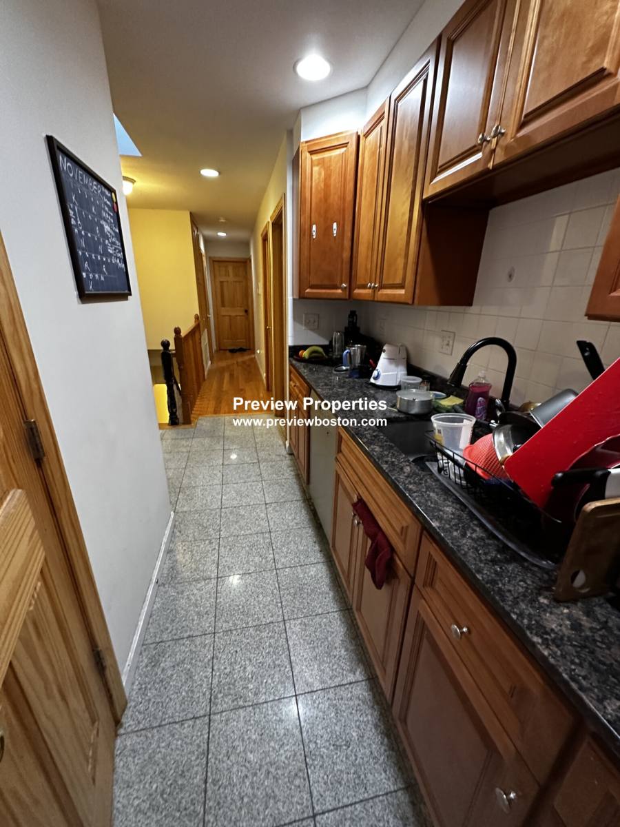 Apartment for rent at 10 Moreland #2P, Boston, MA 02118