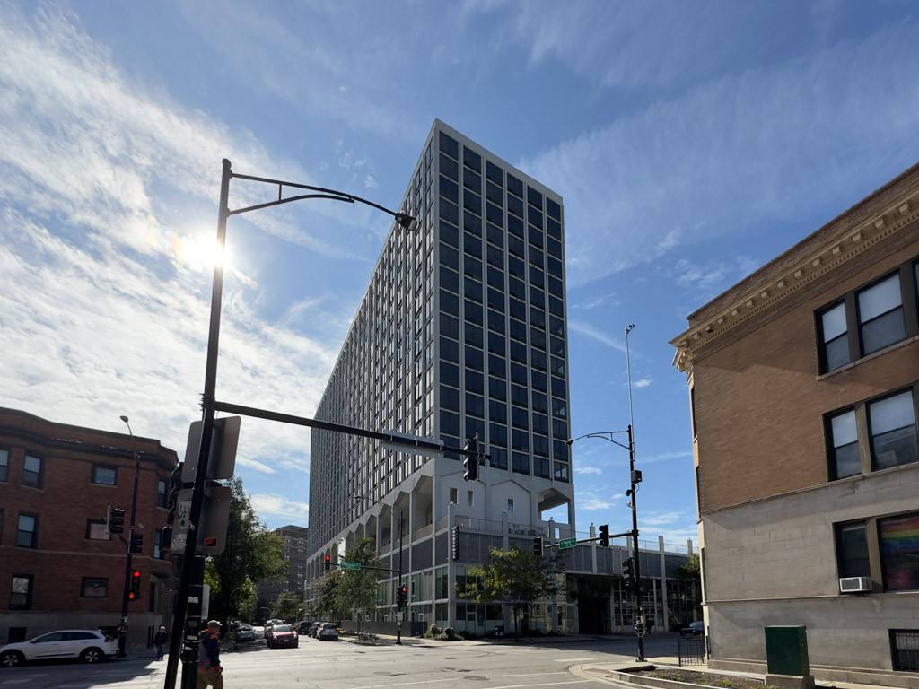 Apartment for rent at 4332 Hazel #P6151, Chicago, IL 60613