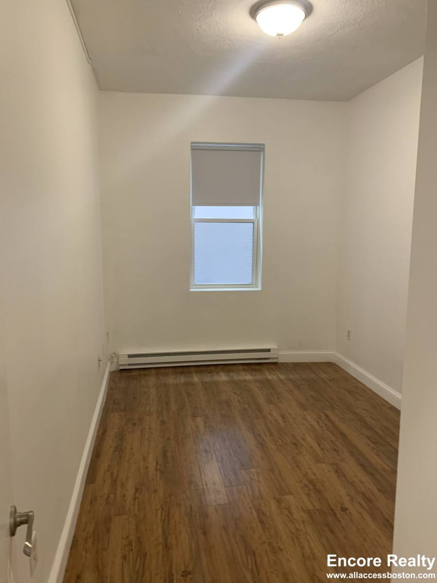 Apartment for rent at 111 Norway St #105, Boston, MA 02115