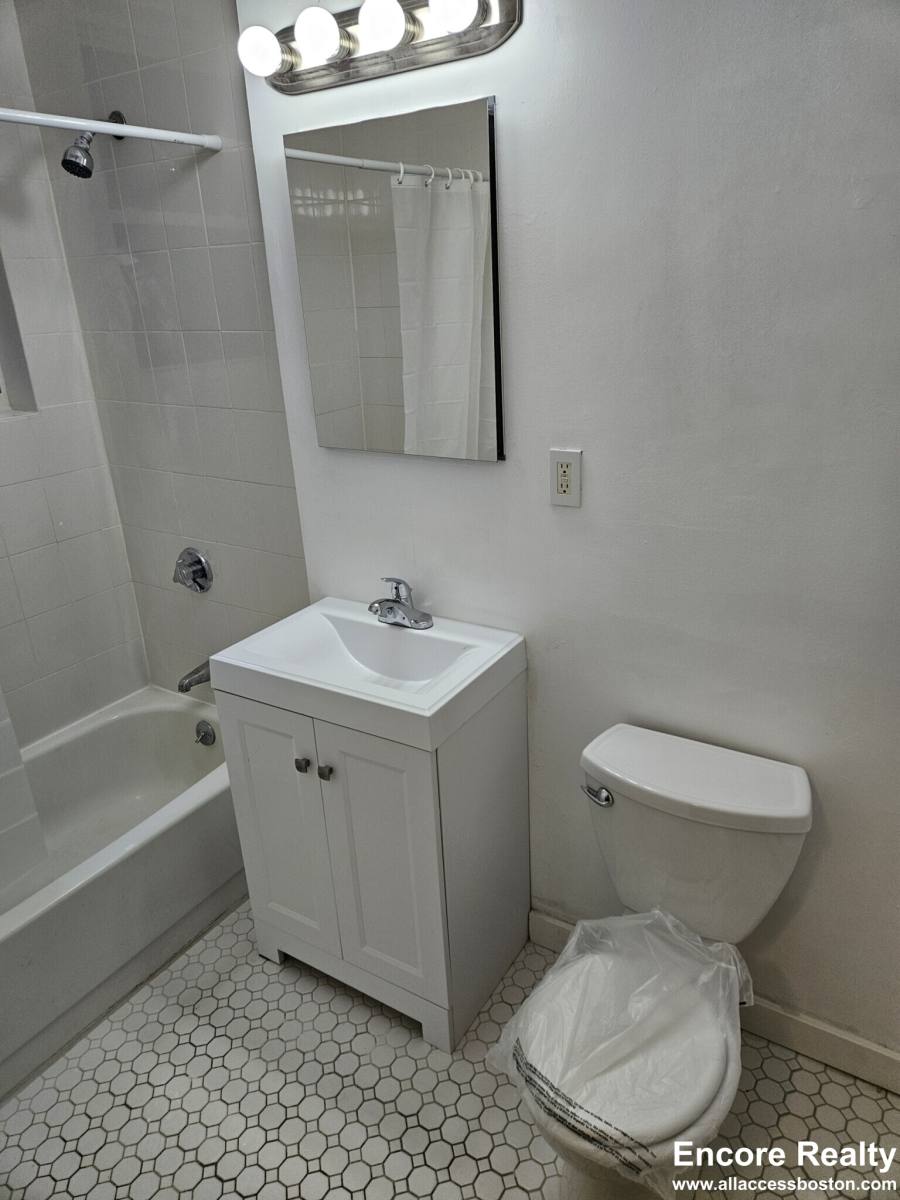 Apartment for rent at 111 Norway St #105, Boston, MA 02115