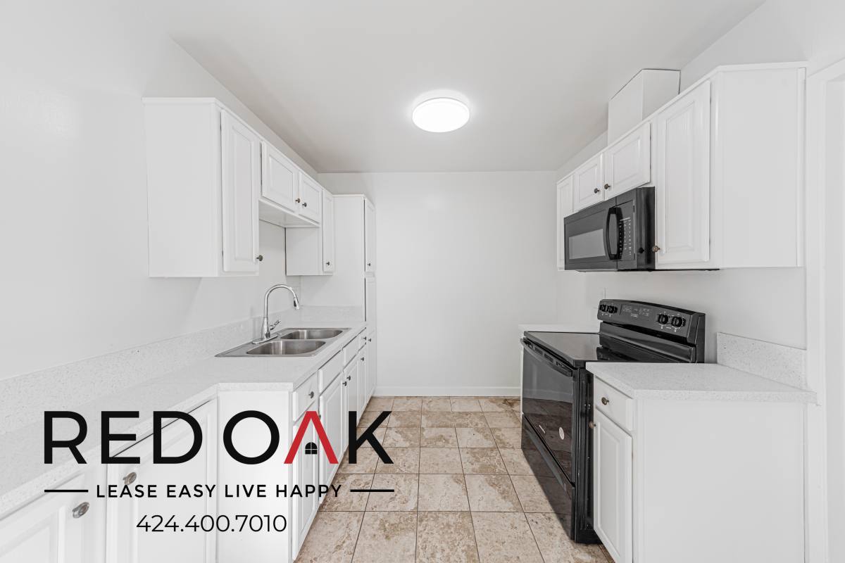 Condo for rent at 8720 Owensmouth Ave #9, Canoga Park, CA 91304