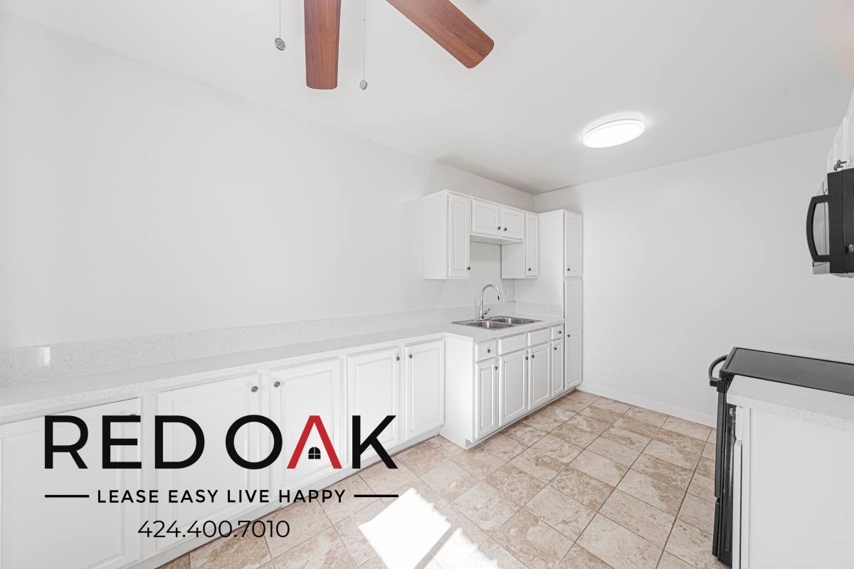 Condo for rent at 8720 Owensmouth Ave #9, Canoga Park, CA 91304
