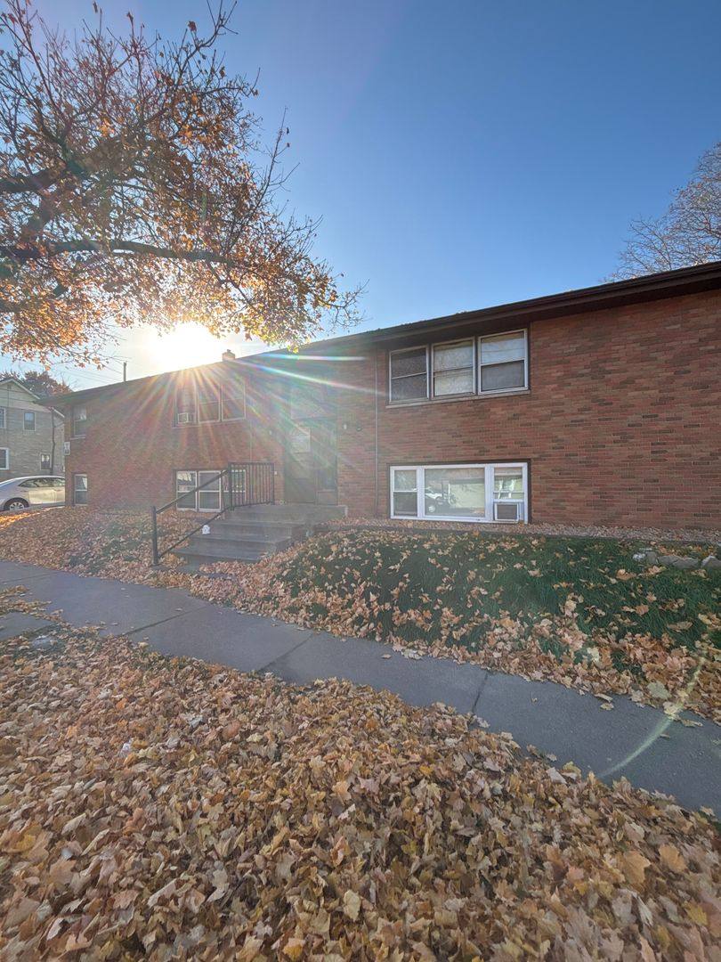 Apartment for rent at 595 Victoria St N, Saint Paul, MN 55104
