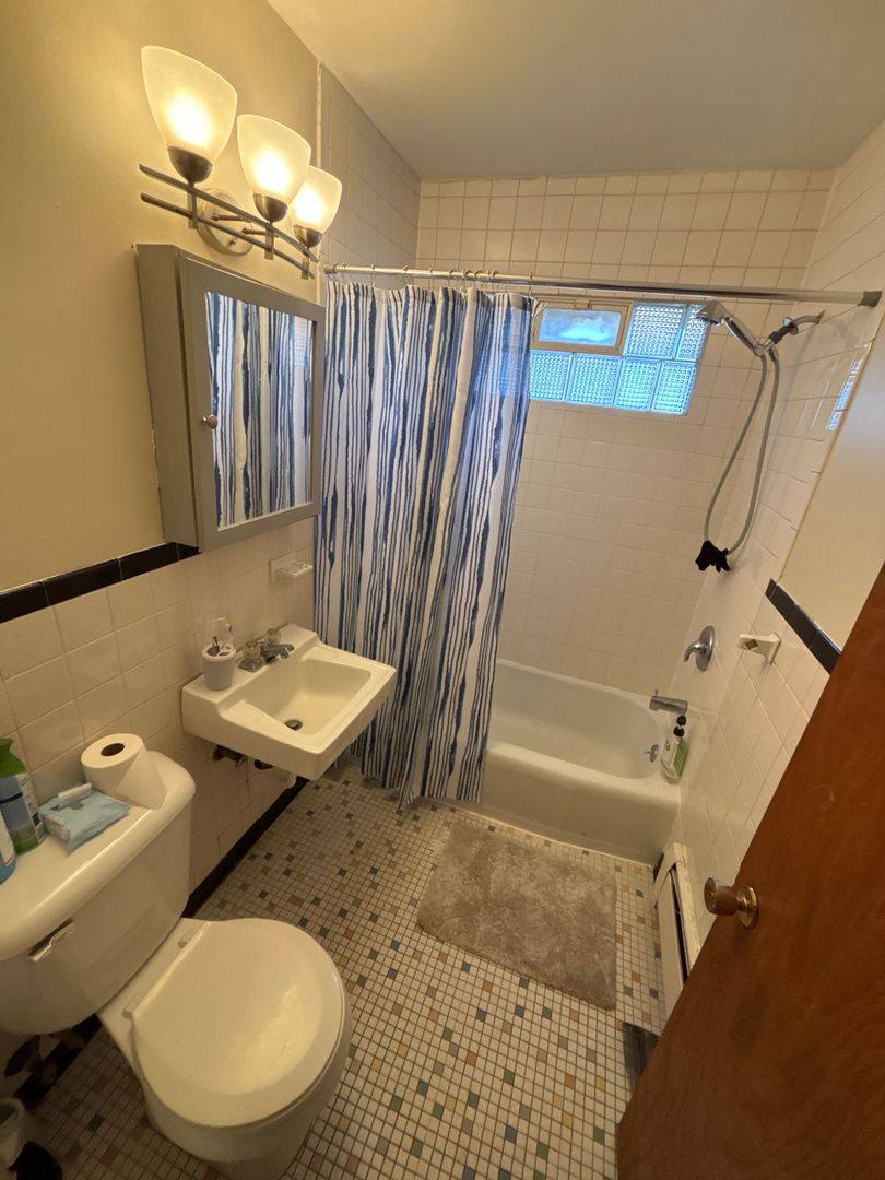 Apartment for rent at 595 Victoria St N, Saint Paul, MN 55104