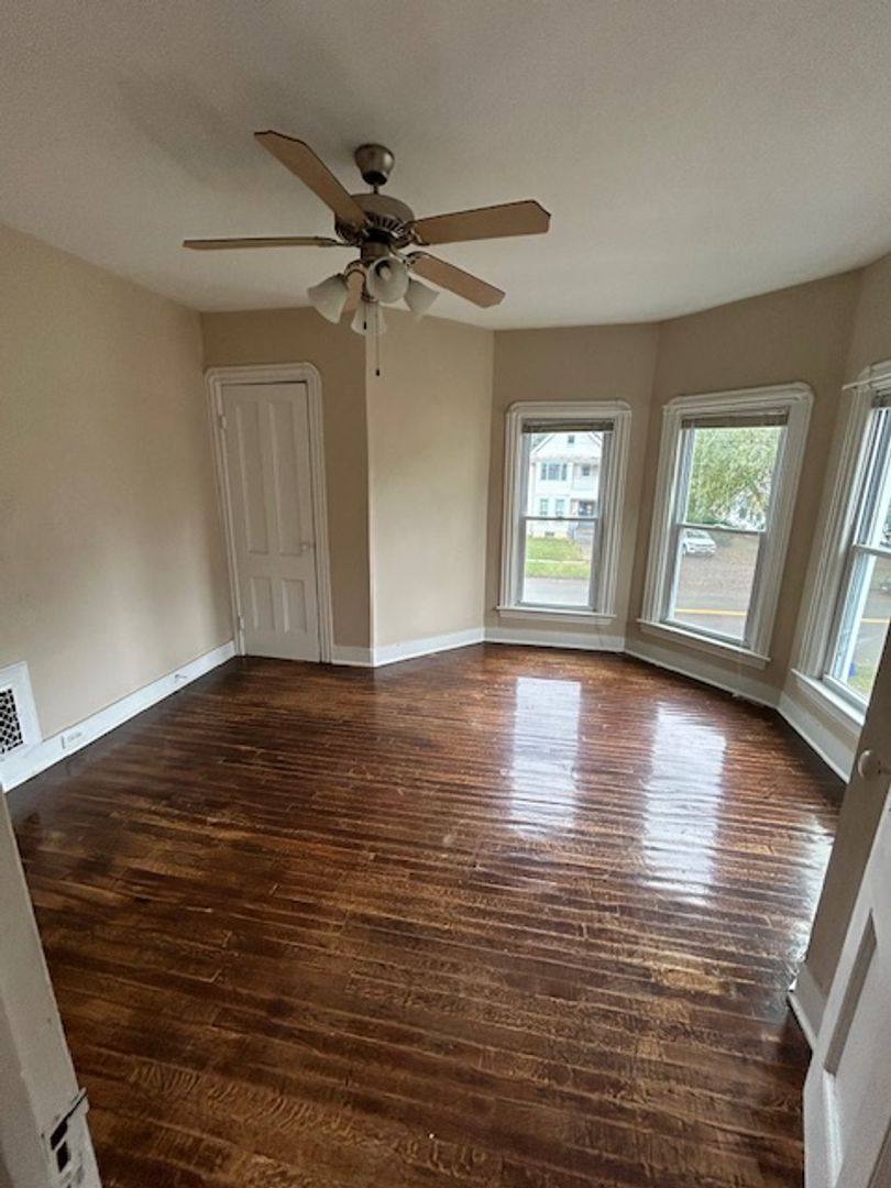 Apartment for rent at 964 Walnut St, Elmira, NY 14901