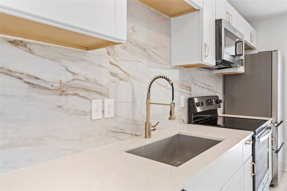 Apartment for rent at 5015 San Jacinto, Dallas, TX 75206