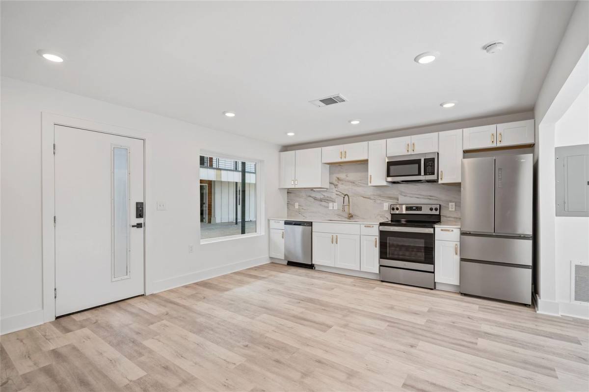 Apartment for rent at 5015 San Jacinto, Dallas, TX 75206