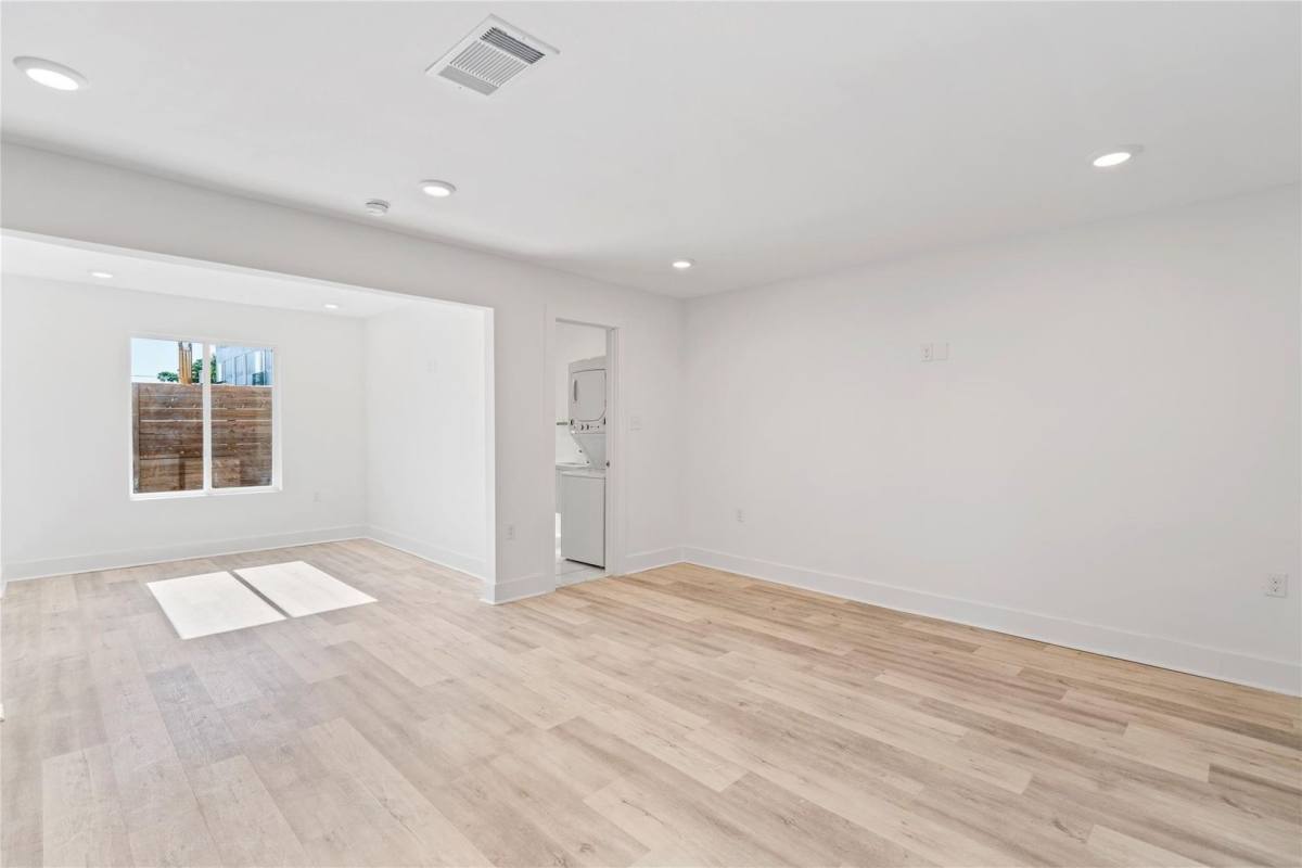 Apartment for rent at 5015 San Jacinto, Dallas, TX 75206
