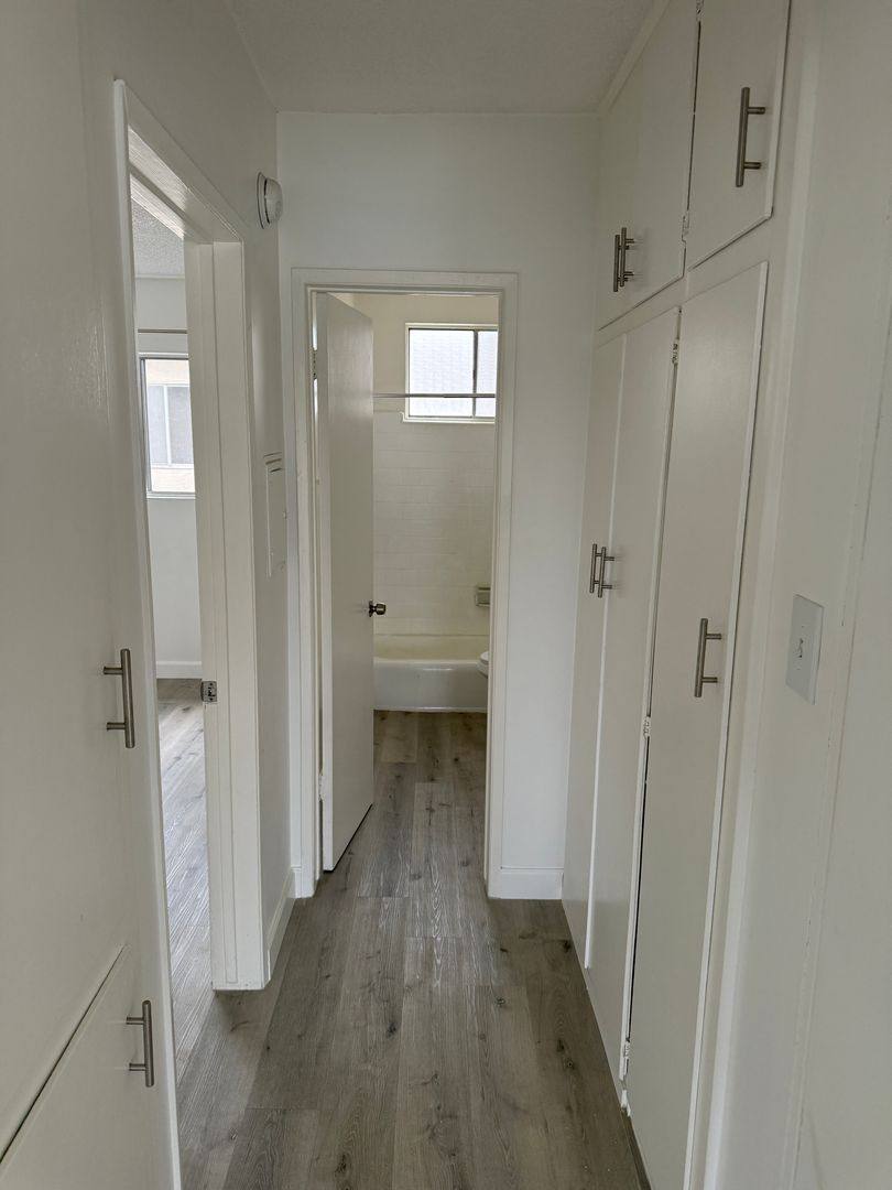 Apartment for rent at 1031-1035 N Harper Ave, Los Angeles, CA 90046