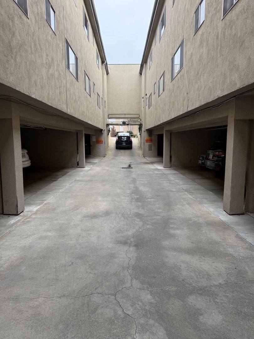 Apartment for rent at 1031-1035 N Harper Ave, Los Angeles, CA 90046