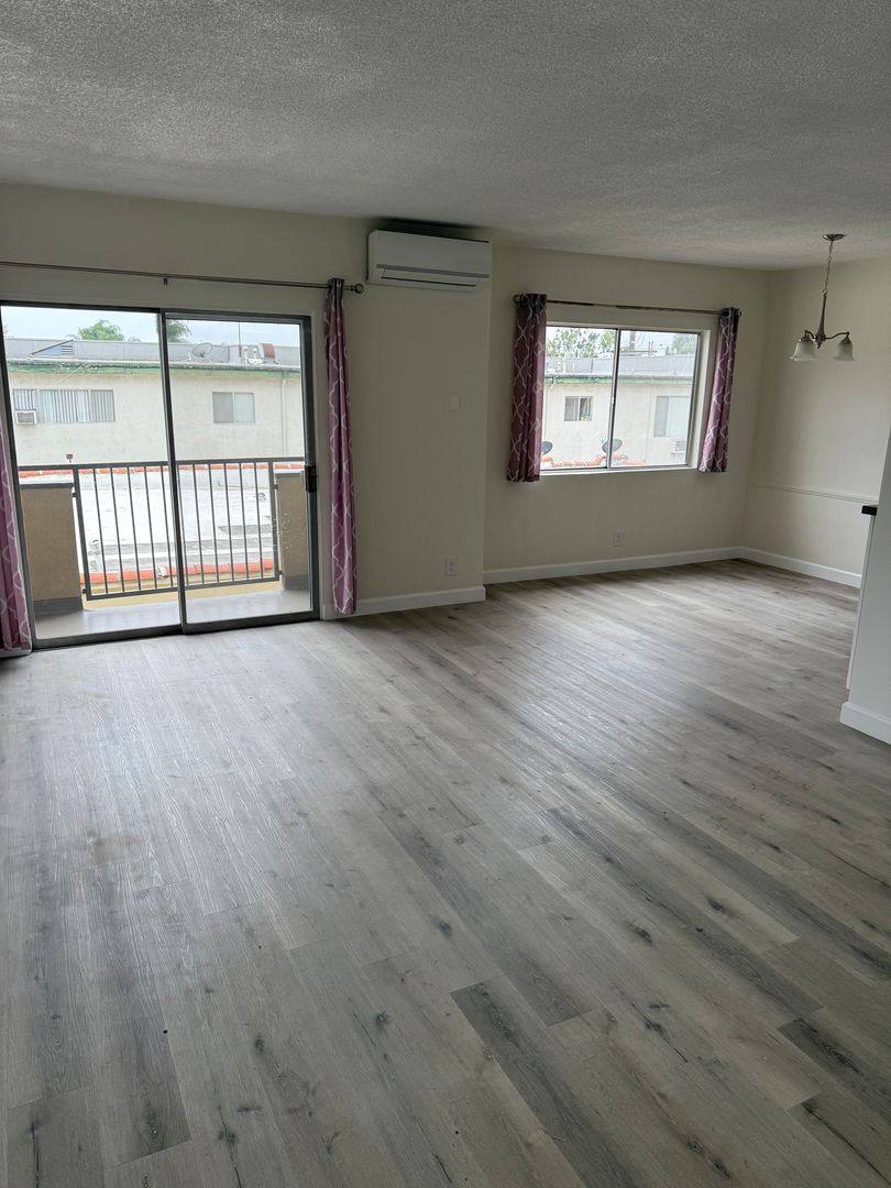Apartment for rent at 1031-1035 N Harper Ave, Los Angeles, CA 90046