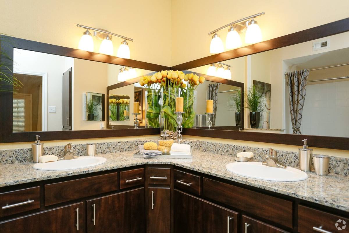 Apartment for rent at 8787 Woodway Dr #TPPT6, Houston, TX 77063