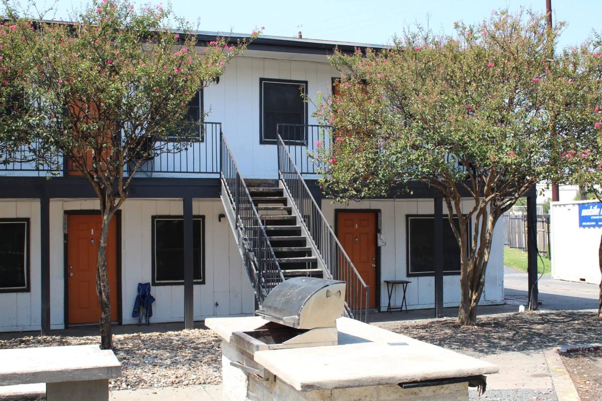 Apartment for rent at 6103 Manor Rd, Austin, TX 78723