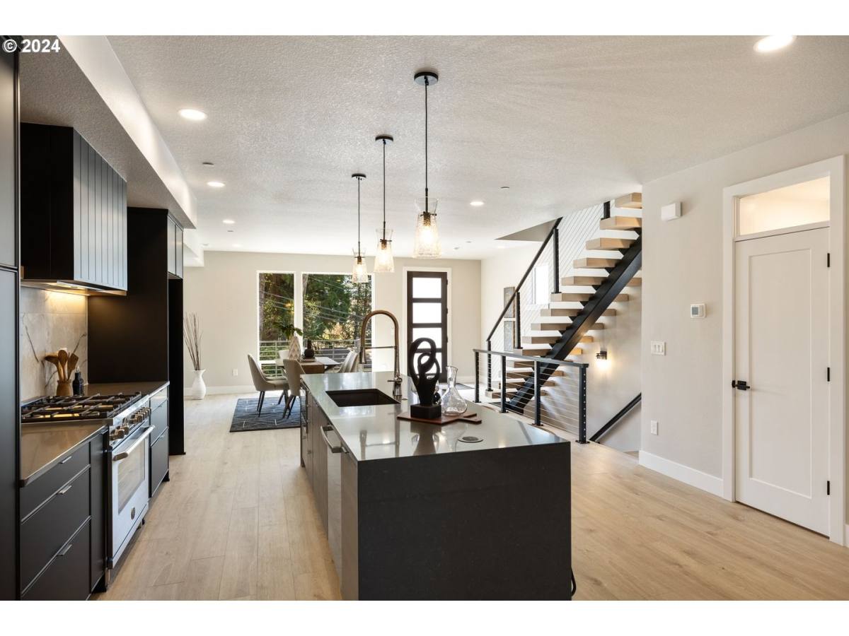 Apartment for rent at 617 & 623 SW Lobelia St, Portland, OR 97219