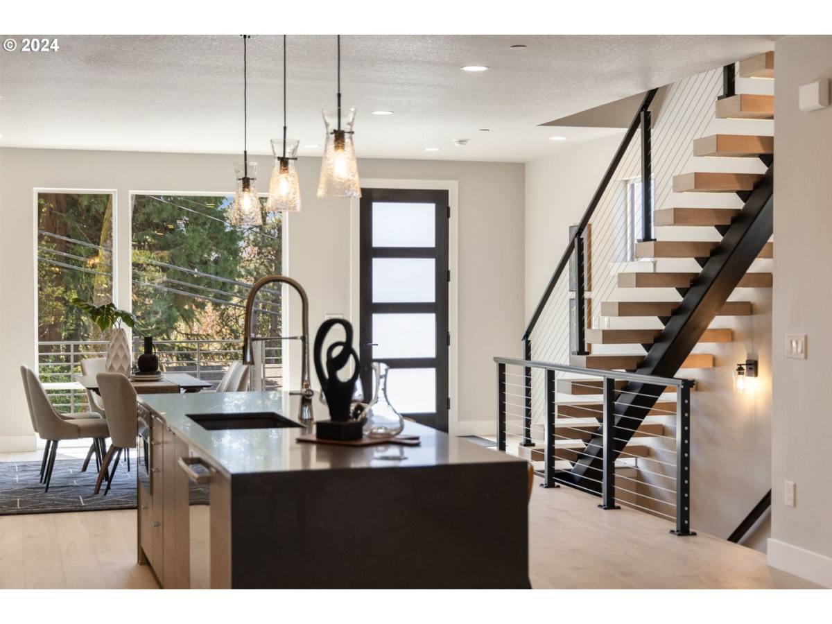 Apartment for rent at 617 & 623 SW Lobelia St, Portland, OR 97219