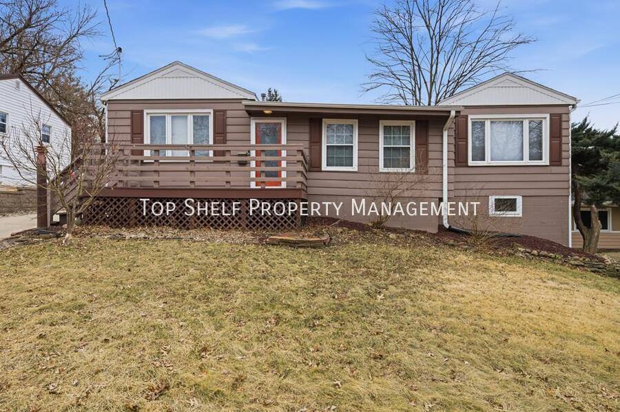 House for rent at 502 Lacona Ave, Des Moines, IA 50315