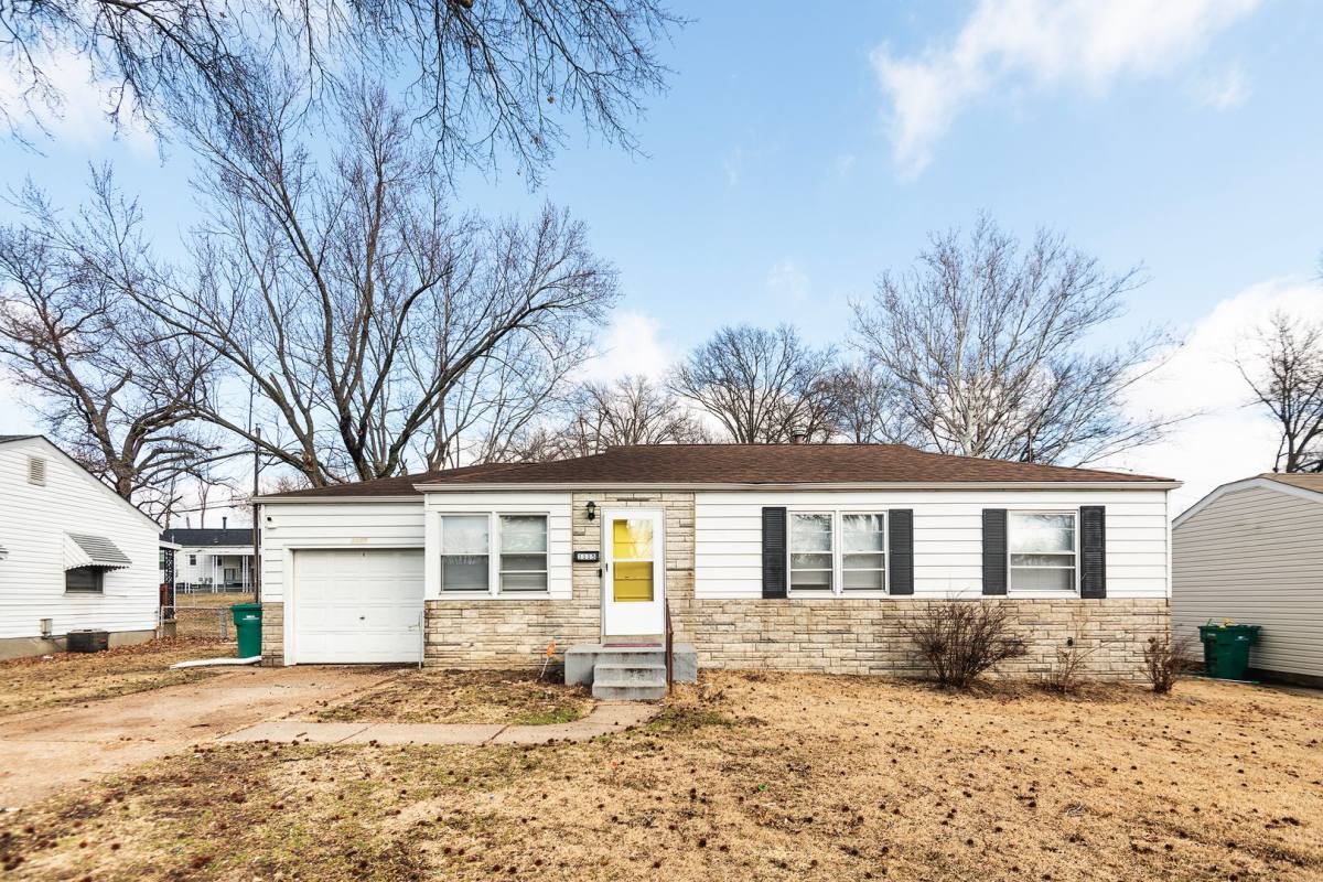 House for rent at 1115 Bakewell Dr, Saint Louis, MO 63137