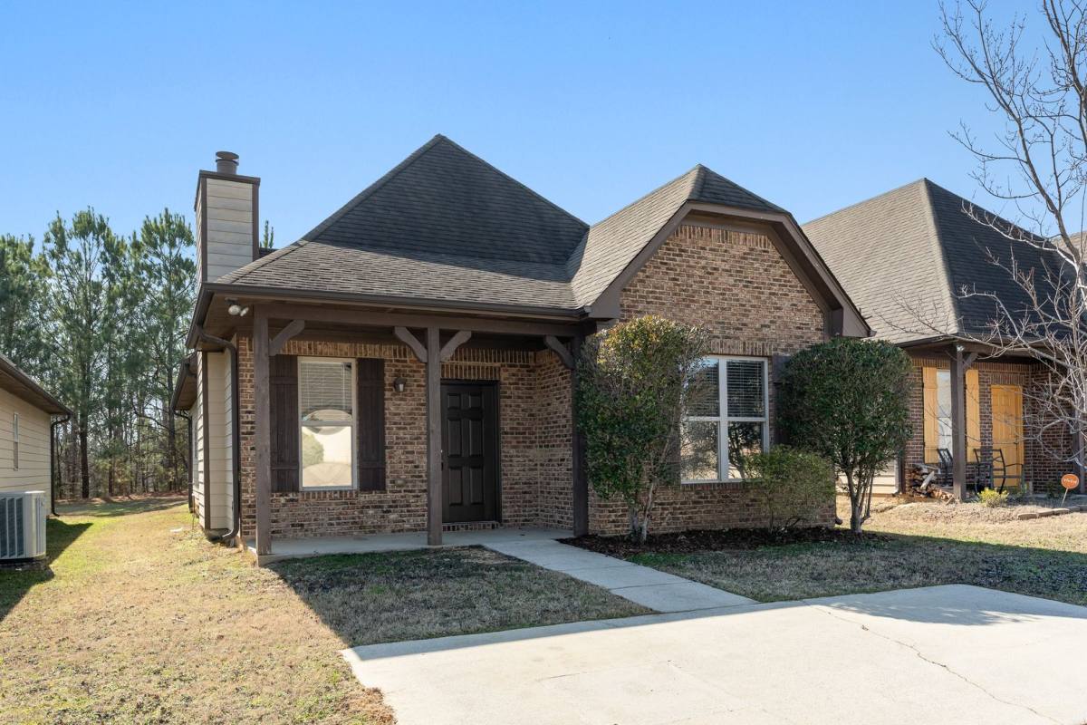 House for rent at 1097 Savannah Lane, Calera, AL 35040