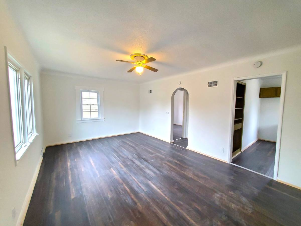 House for rent at 306 Charles St, Waterloo, IA 50703