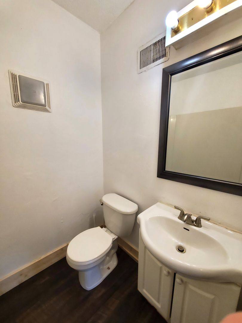 House for rent at 306 Charles St, Waterloo, IA 50703