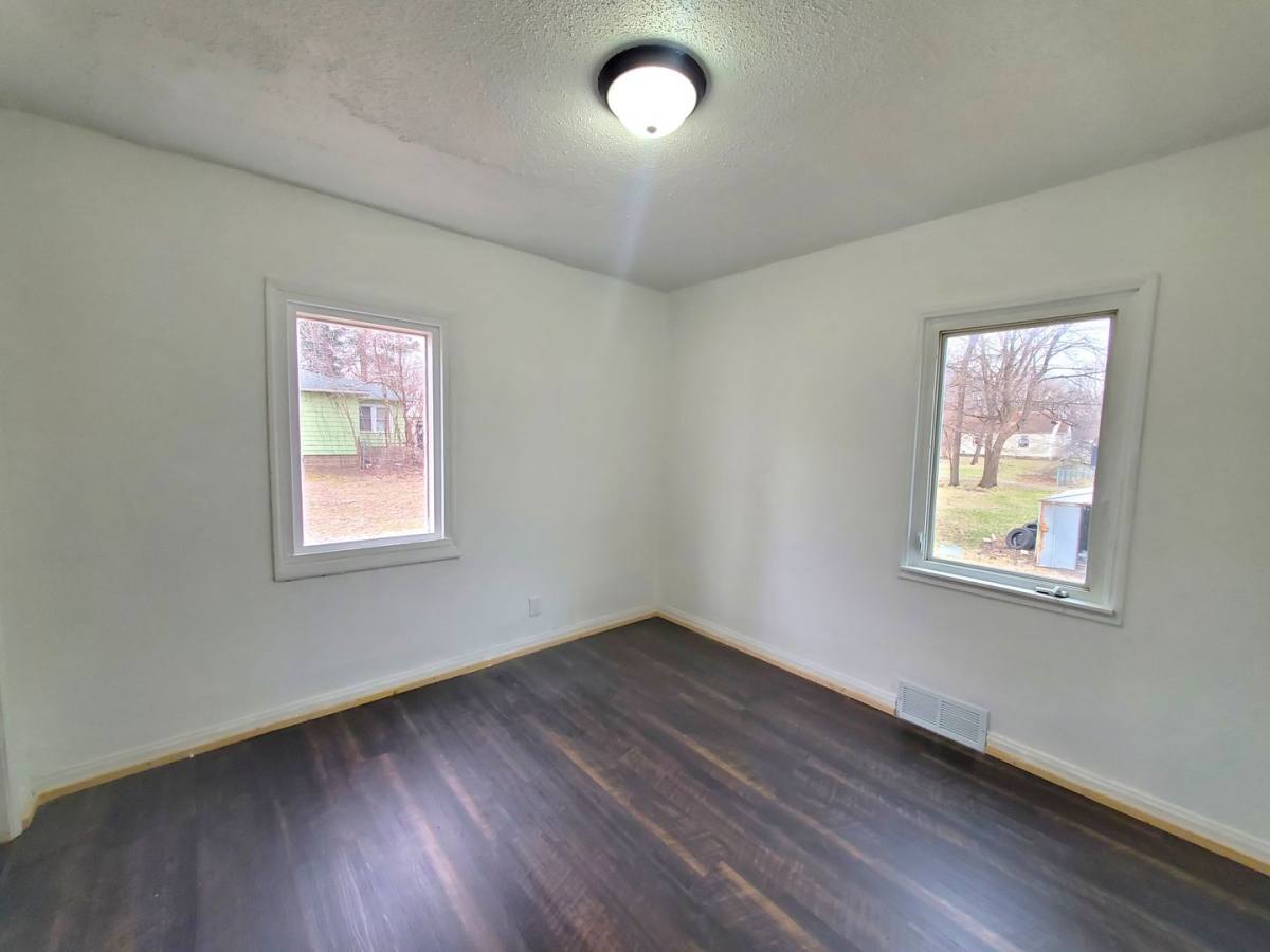 House for rent at 306 Charles St, Waterloo, IA 50703