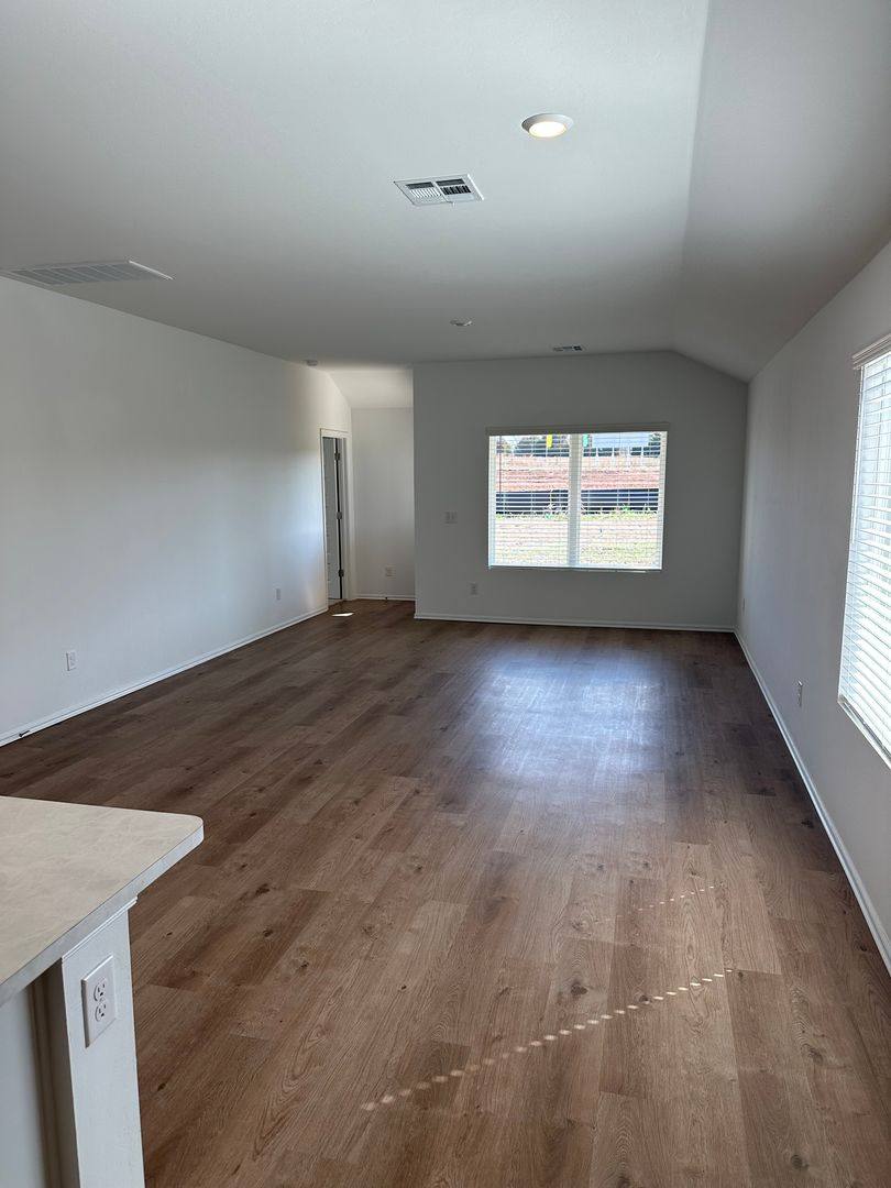 House for rent at 1072 Westbrook Blvd, Purcell, OK 73080