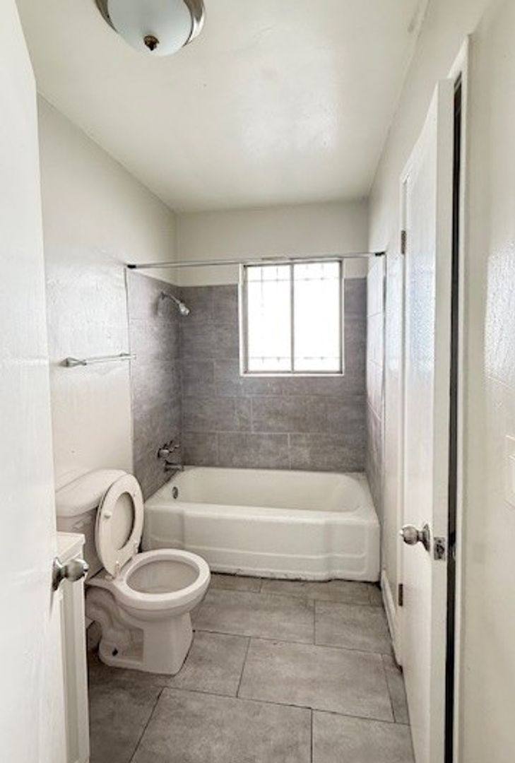 Apartment for rent at 6601 Crenshaw Blvd, Los Angeles, CA 90043