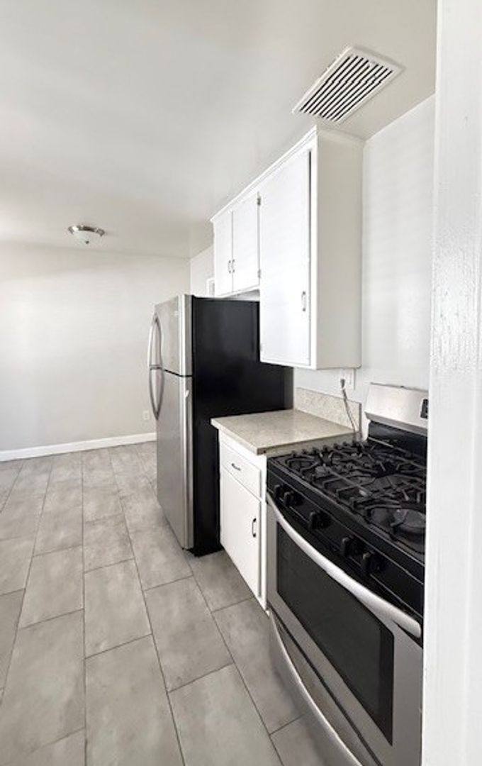 Apartment for rent at 6601 Crenshaw Blvd, Los Angeles, CA 90043