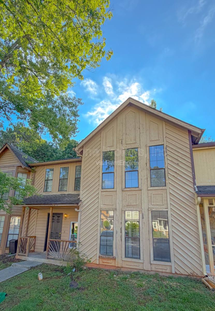 Apartment for rent at 869 Heritage Oaks Dr #1, Stone Mountain, GA 30088