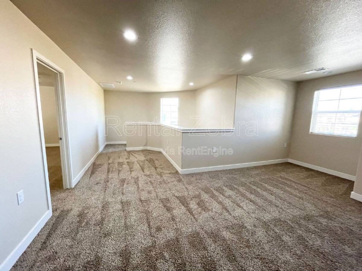 House for rent at 1346 Playa Del Rey Dr, Merced, CA 95348