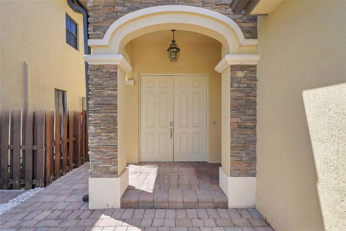 House for rent at 10072 NW 87th Terrace, Miami, FL 33178