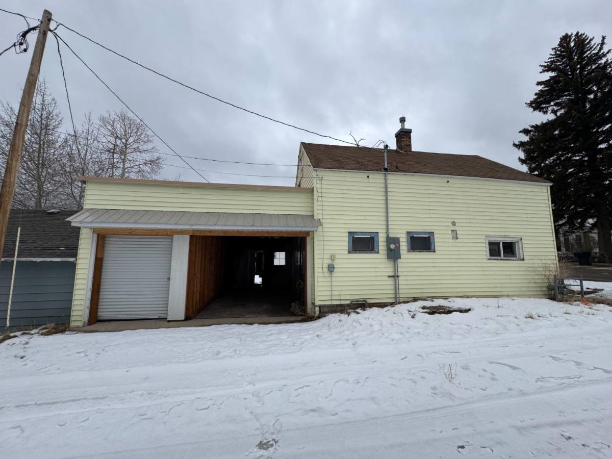 House for rent at 610 Cedar Ave, Kemmerer, WY 83101