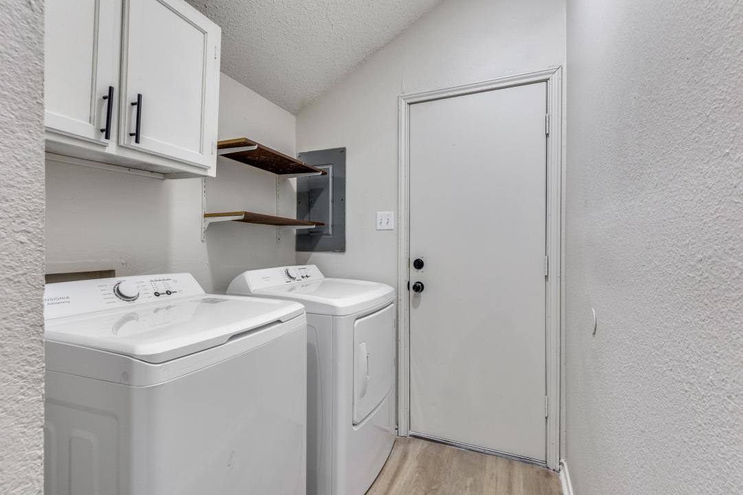 Townhouse for rent at 418 S Las Vegas Trail #1, Fort Worth, TX 76108